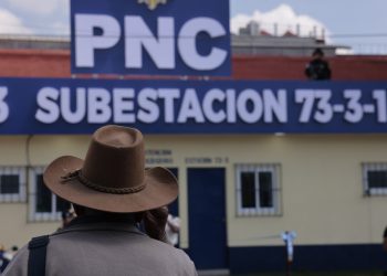 Autoridades del Mingob y PNC inauguran estación y subestación policial en Tecpán, Chimaltenango. / Foto: Analí Camey.