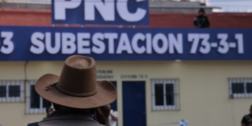 Autoridades del Mingob y PNC inauguran estación y subestación policial en Tecpán, Chimaltenango. / Foto: Analí Camey.