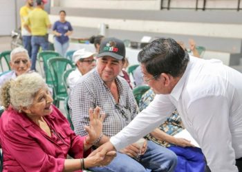 Entrega de apoyos fortalece inclusión social y bienestar en Esquipulas
