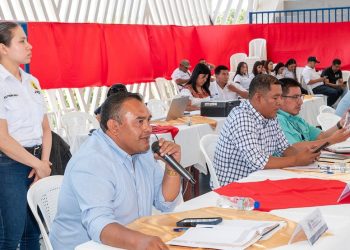 Codede de Baja Verapaz aborda proyectos de inversión, salud y becas para jóvenes