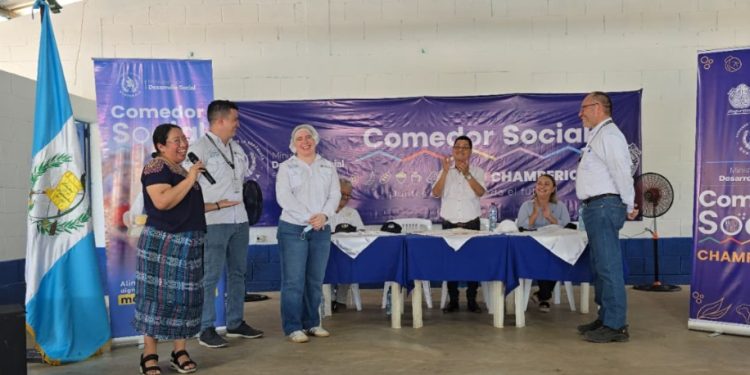 Comedor social de Champerico, Retalhuleu beneficia a familias vulnerables