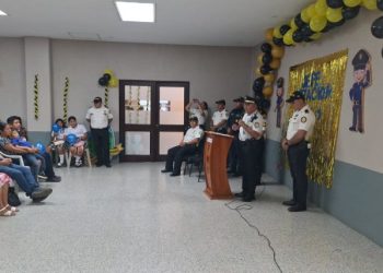 PNC impulsa liderazgo y valores cívicos en certamen “Niño Jefe de Estación 01” en San Sebastián