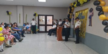 PNC impulsa liderazgo y valores cívicos en certamen “Niño Jefe de Estación 01” en San Sebastián