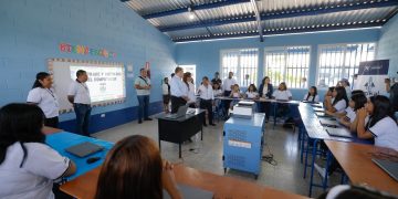 La ministra compartió que están por iniciar la entrega de más de 20 mil dispositivos electrónicos portátiles. (Foto: archivo SCSP)