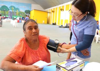 Jornada Integral de Salud beneficia a familias de El Asintal, Retalhuleu