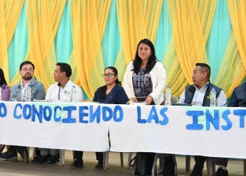 Impulsan taller “Conociendo las instituciones” en el municipio de Huitán