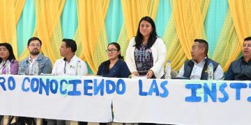Impulsan taller “Conociendo las instituciones” en el municipio de Huitán