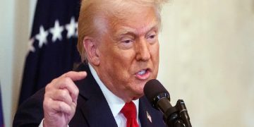 El presidente Donald Trump deberá aprobar preacuerdo que se habría alcanzado con Irán.