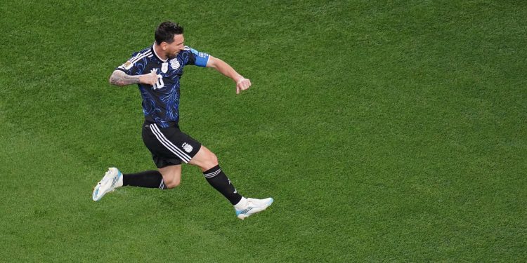 Messi llega a 19 goles en los Mundiales con un golazo ante Jordania