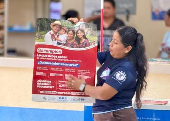 Ministerio de Salud promueve información del sarampión en q’eqchi’. (Foto: MSPAS)