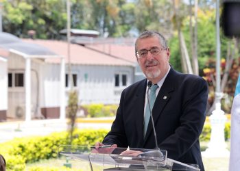 El presidente Bernardo Arévalo enfatiza sobre los avances en la lucha contra la desnutrición.