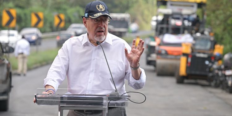 El presidente Arévalo explica en La Ronda en qué consiste la cooperación con Estados Unidos.