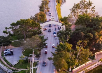 Avanzan estudios en el puente relleno en Flores, Petén./Foto: archivo.