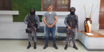 La DGSP trasladó al privado de libertad Erick Neftali Medina García, a la Fuerza Aérea Guatemalteca con fines de extradición a EEUU. / Foto: SP