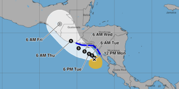 Se espera que la tormenta Cristina incremente las lluvias a partir de hoy en el país./Foto: NOAA/Conred.