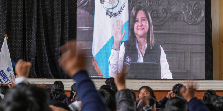 Vicepresidenta da bienvenida a los nuevos Clubes de Ciencia en Totonicapán