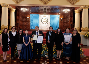 Mineduc reconoce a docentes destacados con el Galardón Magisterial Departamental Profesora “María Chinchilla” 2026