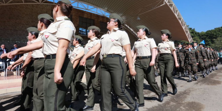 Mujeres en las filas del Ejército de Guatemala. / Foto: Gilber García / Archivo