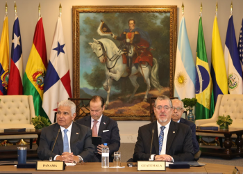 Presidente Bernardo Arévalo participa en el acto de los 200 años del Congreso Anfictiónico