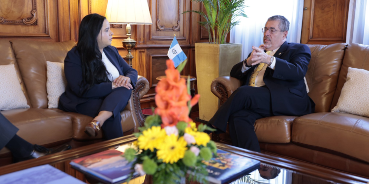 Presidente se reúne con la Subsecretaria Adjunta para Centroamérica, Ana Quintana-Lovett