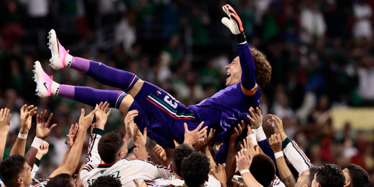 ¡Adiós Leyenda! Ochoa se despide del futbol en su sexto Mundial