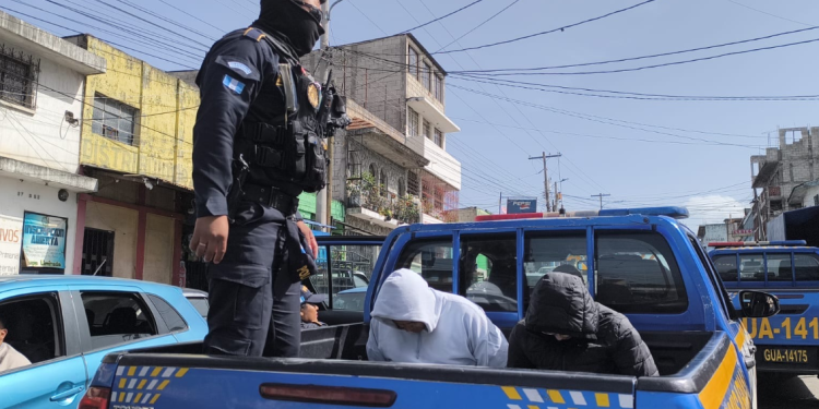 Capturan a narcomenudistas e incautan droga en Villa Nueva