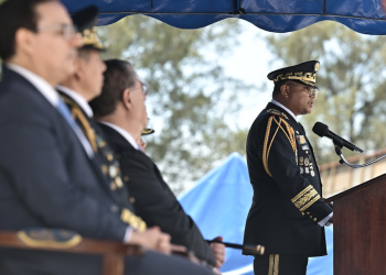 Discurso en la Tribuna Militar del Campo de Marte. / Foto: Álvaro Interiano