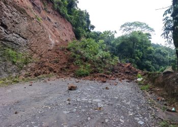 Entre las emergencias atendidas: Las constantes lluvias causaron un derrumbe que obstaculizó el paso en ruta de El Quetzal, San Marcos.