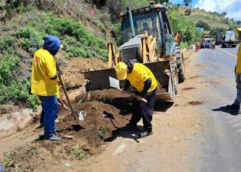 Personal de unidades ejecutoras del CIV atienden emergencias viales por lluvias en diferentes departamentos.