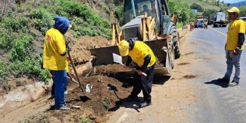 Personal de unidades ejecutoras del CIV atienden emergencias viales por lluvias en diferentes departamentos.