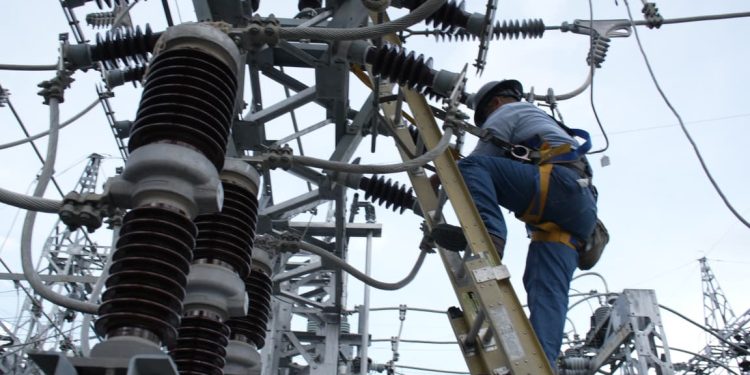 INDE asegura un servicio eléctrico confiable durante la depresión tropical Cristina. (Foto: INDE)