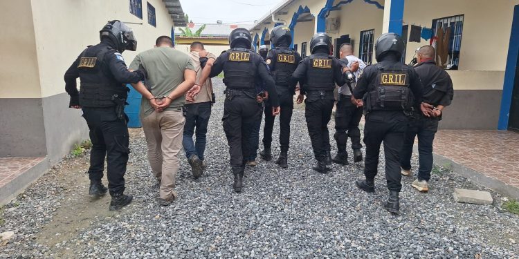 PNC logra la captura de cinco personas tras enfrentamiento armado en Morales Izabal