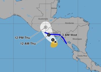 Aunque se espera que la tormenta Cristina se disipe antes de llegar al territorio guatemalteco, su cercanía provoca lluvias en diferentes áreas del país.