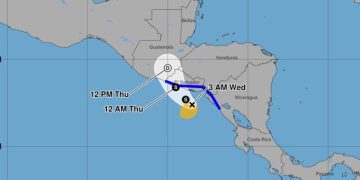 Aunque se espera que la tormenta Cristina se disipe antes de llegar al territorio guatemalteco, su cercanía provoca lluvias en diferentes áreas del país.