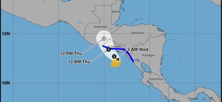 Aunque se espera que la tormenta Cristina se disipe antes de llegar al territorio guatemalteco, su cercanía provoca lluvias en diferentes áreas del país.
