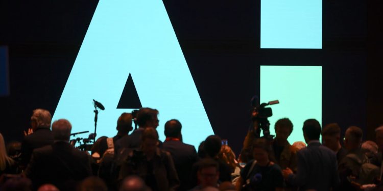 Con la llegada de la IA, la voz ha adquirido una nueva relevancia, ya que se ha convertido en una forma tan habitual de interactuar con la tecnología.