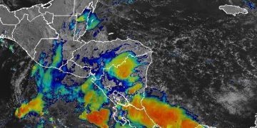 El paso de la onda del este número 10 propicia el ingremento de lluvias en casi todo el país.