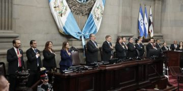 Presidente Arévalo asiste a la sesión solemne en conmemoración de la Constitución Política de la República de Guatemala