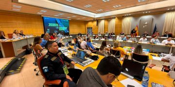 El jefe del Departamento de Tránsito de la PNC participa en la conferencia sobre seguridad vial, en Madrid, España.