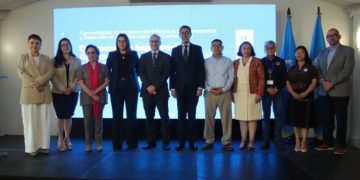 Participantes en el conversatorio de la SESAN organizado por el PNUD.