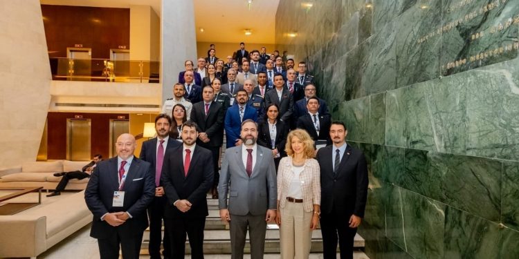 Representantes de los países que participaron en el encuentro de autoridades penitenciarias en Paraguay.