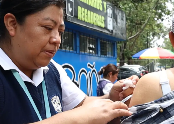 Ministerio de salud se mantiene desarrollando jornadas de vacunación contra el sarampión. (Foto: MSPAS)