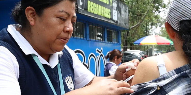 Ministerio de salud se mantiene desarrollando jornadas de vacunación contra el sarampión. (Foto: MSPAS)