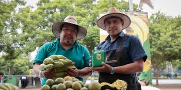 MAGA acercó productos frescos por medio de la feria del agricutor. (Foto: Analí Camey)