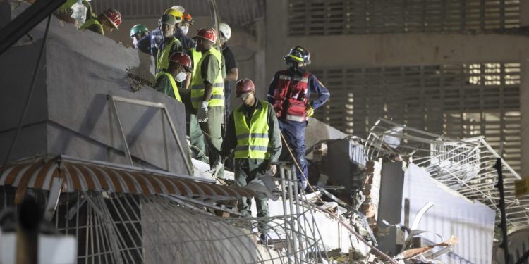 Conred pone a disposición de Venezuela equipos de rescate. (Foto: EFE)