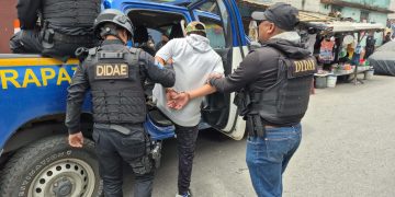 Los investigadores de la DIDAE también reportan la captura de Hugo N, de 22 años, alias Topo. / Foto: PNC