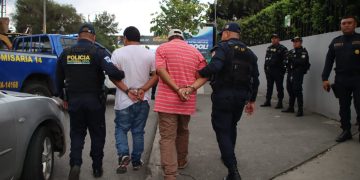 Según la PNC, los detenidos podrían estar vinculados con varios asaltos cometidos en distintos sectores del departamento de Guatemala. / Foto: PNC