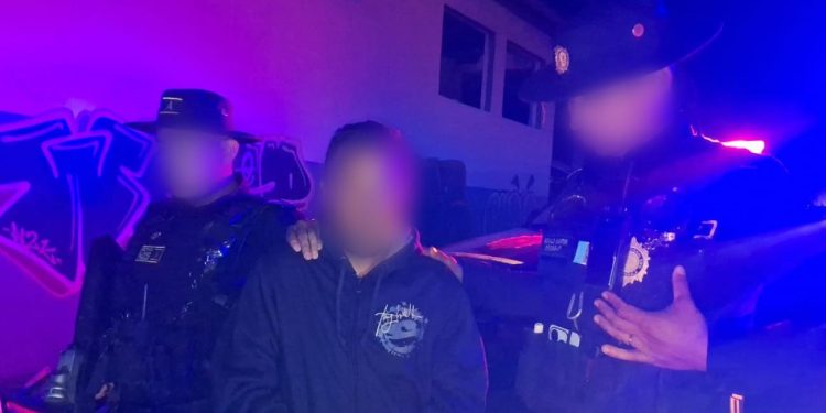Agentes lograron interceptar el vehículo y detener a Ángel N, de 33 años, quien conducía el camión al momento de la captura. / Foto: PNC