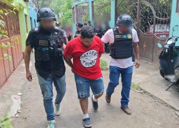 El detenido fue identificado como Uriel Hernández, de 25 años, conocido con los alias de Racca o Shaka. / Foto: PNC