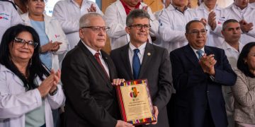 Ministerio de Salud reconoció el trabajo de la brigada médica cubana. (Foto: MSPAS)